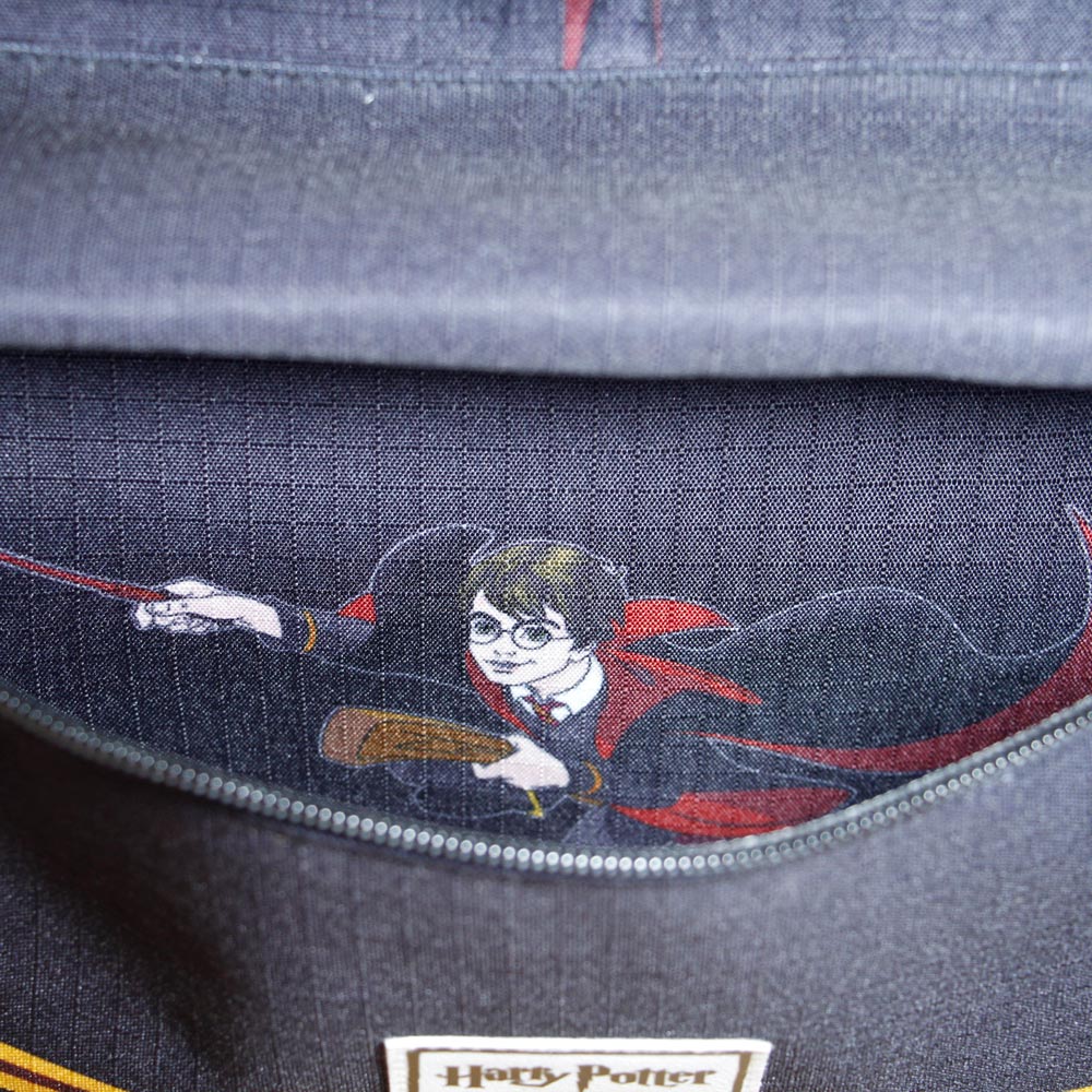 sac a dos harry potter uniforme gryffondor karactermania
