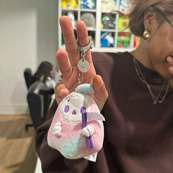 Peluche Micro Squishable – Faucheuse Tie-Dye