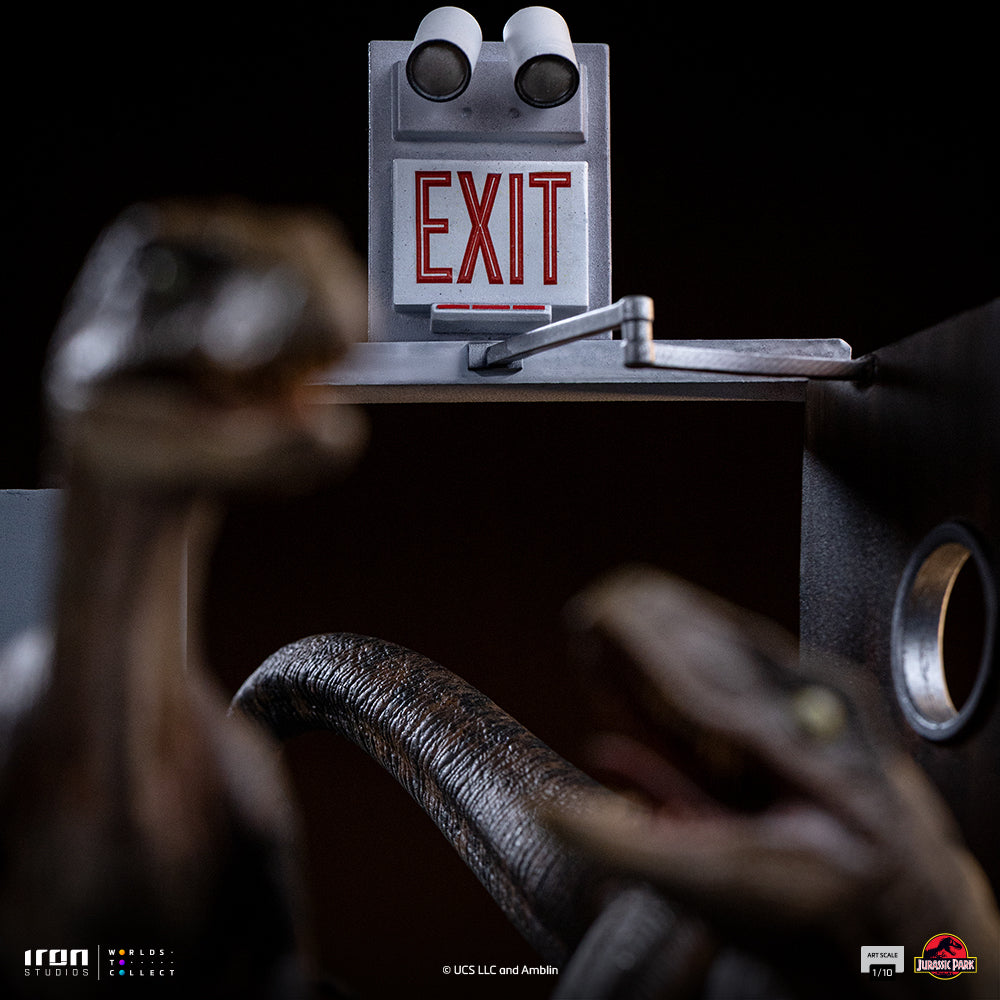 Statue Raptors at the Kitchen's Door - Jurassic Park - Art Scale 1/10 - Jurassic World