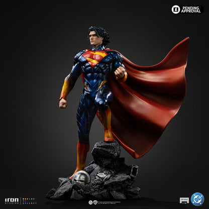 Statue Superman Absolute - DC Comics - Art Scale 1/10