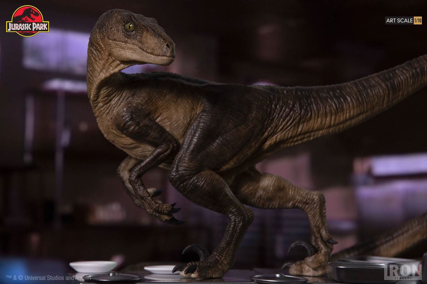 Velociraptors Statue in the Kitchen Diorama - Jurassic Park - Art Scale 1/10