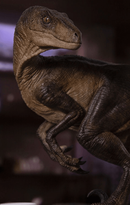 Velociraptors Statue in the Kitchen Diorama - Jurassic Park - Art Scale 1/10