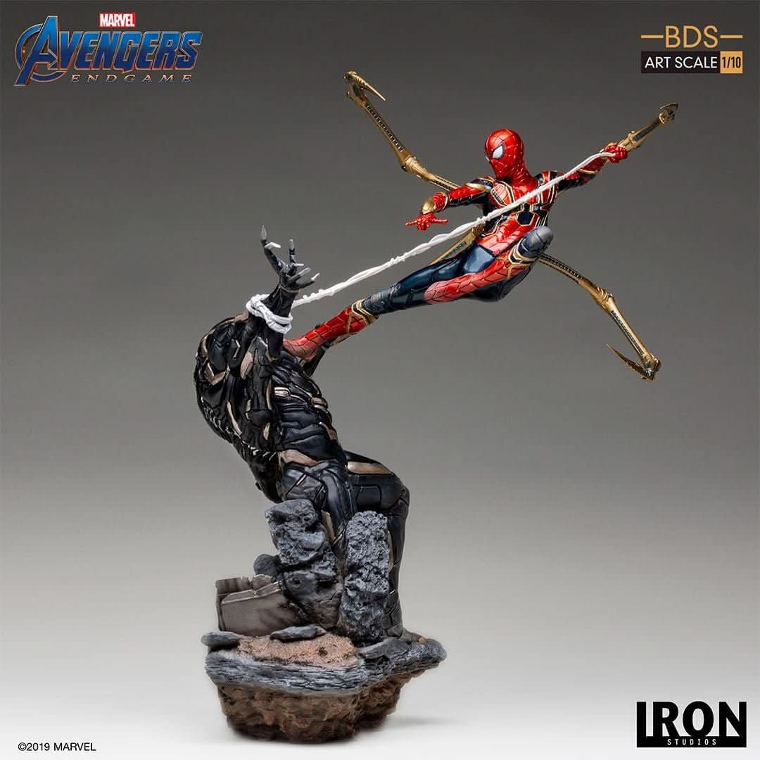 Statue Iron Spider Vs Outrider - Avengers: Endgame - Art Scale - Marvel Comics