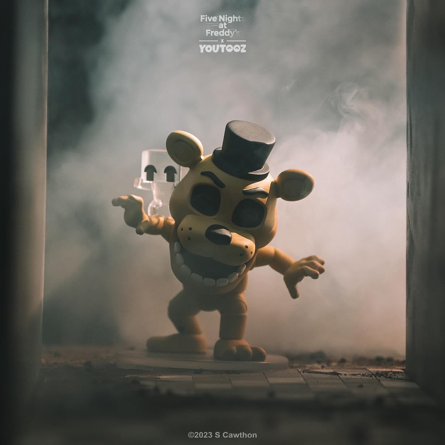 Youtooz HAUNTED Golden Freddy ビニールフィギュア