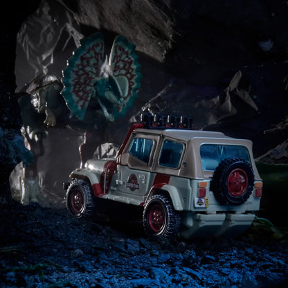 Transformers Collaborative Jurassic Park x Transformers Dilophocon and Autobot JP12