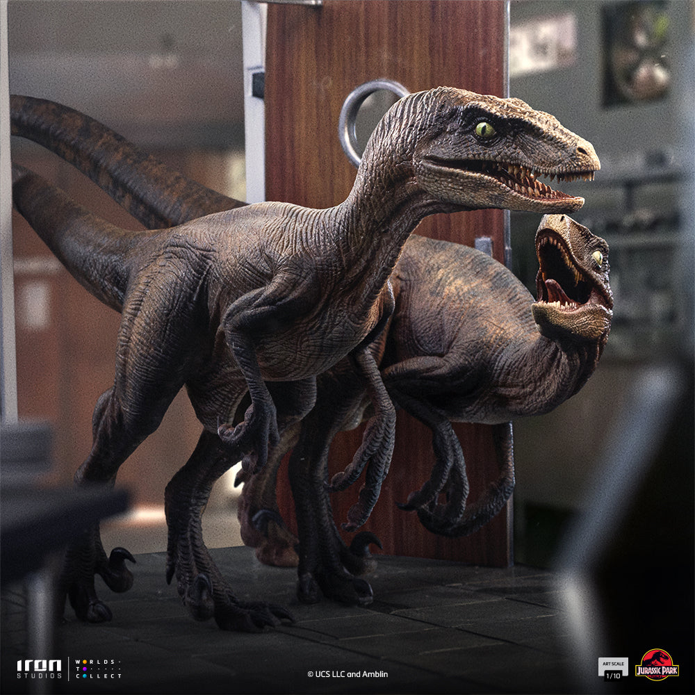 Statue Raptors at the Kitchen's Door - Jurassic Park - Art Scale 1/10 - Jurassic World