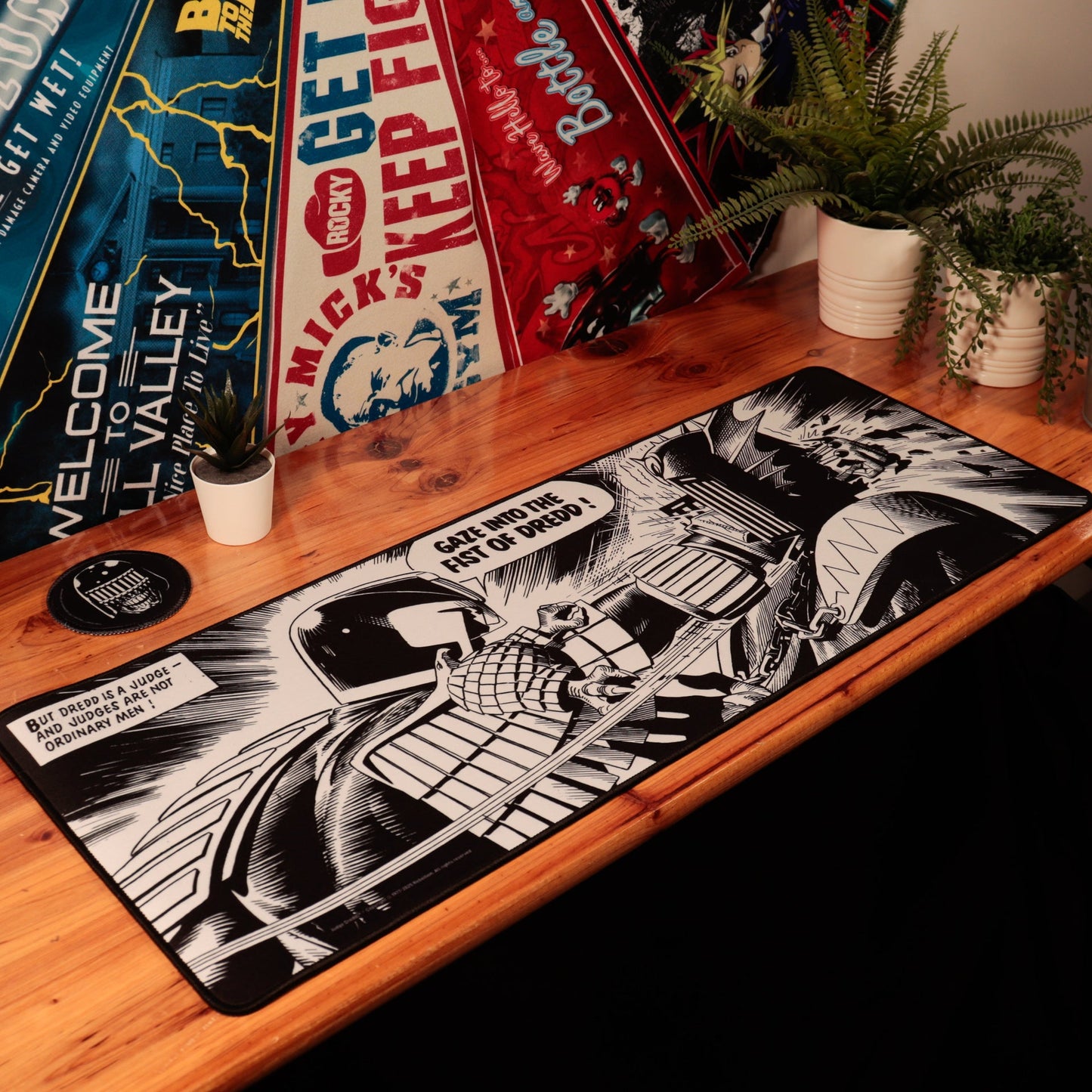 Desk pad & set de sous-verres 2000 AD - Judge Dredd XLDDesk pad & set de sous-verres 2000 AD - Judge Dredd XLeDesk pad & set de sous-verres 2000 AD - Judge Dredd XLsDesk pad & set de sous-verres 2000 AD - Judge Dredd XLkDesk pad & set de sous-verres 2000 AD - Judge Dredd XL Desk pad & set de sous-verres 2000 AD - Judge Dredd XLpDesk pad & set de sous-verres 2000 AD - Judge Dredd XLaDesk pad & set de sous-verres 2000 AD - Judge Dredd XLdDesk pad & set de sous-verres 2000 AD - Judge Dredd XL Desk pad & set de