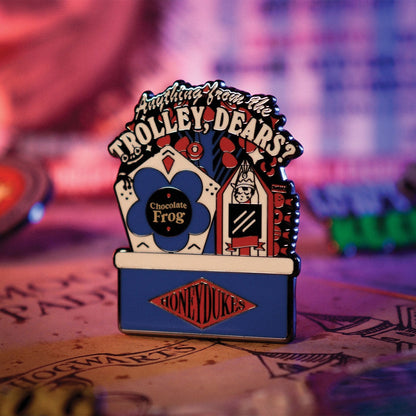 Display de 12 blind boxes Harry Potter - pin’s mystère - mise en situation 2