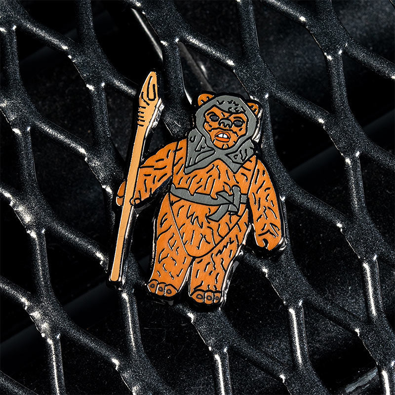 Pin's Star Wars Set 1.42 – R2-D2 (with pop-up Lightsaber) and Romba