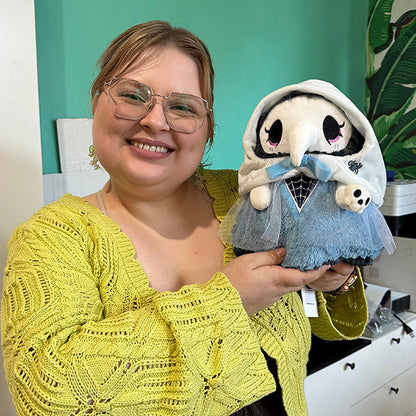 Peluche Mini Squishable – Infirmière de la Peste Hantée