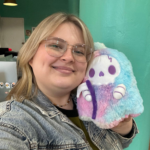 Peluche Mini Squishable – Faucheuse Tie-Dye